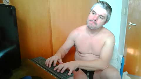 Snapshot of panchomadrid chatting on May 2026 01:29:01 PM Pancho Madrid online show from May 2026 01:29:01 PM