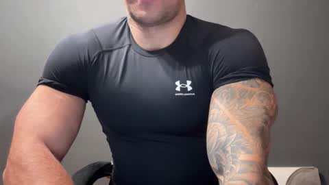 Snapshot of panther_style chatting on December 2025 04:39:01 AM Oleg online show from December 2025 04:39:01 AM