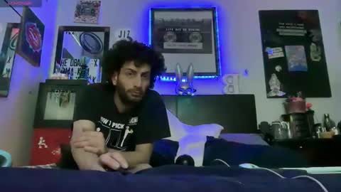 PantsLessTraveler online show from December 2025 01:11:01 AM