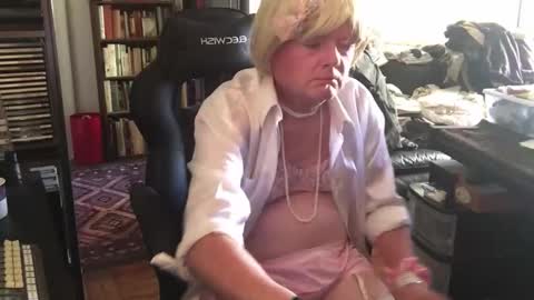 Snapshot of pantyvloletlace chatting on December 2024 07:25:02 PM Pantyvioletlace online show from December 2024 07:25:02 PM