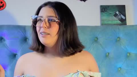 Paola Lyon online show from November 2025 05:22:01 PM