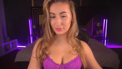 Lia online show from February 2025 04:30:02 PM