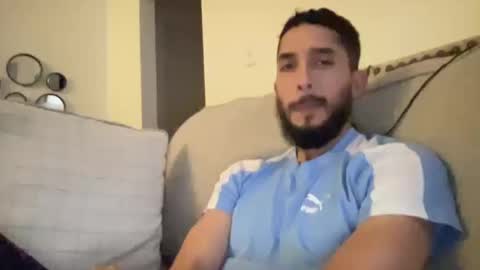 papicubano_guapo23cm online show from October 2025 05:10:01 AM