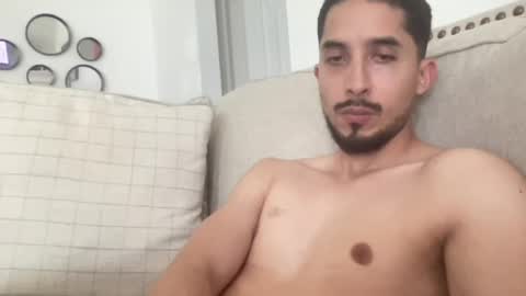 papicubano_guapo23cm online show from May 2026 06:20:01 PM