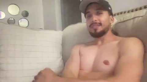 papicubano_guapo23cm online show from June 2026 06:34:01 AM