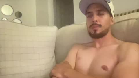 papicubano_guapo23cm online show from June 2026 04:43:02 AM