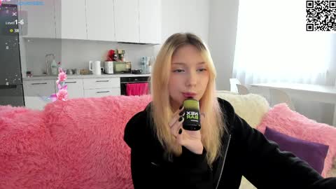 Melena online show from March 2026 01:38:01 AM