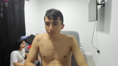 Snapshot of pareja_curiosa19 chatting on December 2025 12:04:01 AM pareja_curiosa19 online show from December 2025 12:04:01 AM