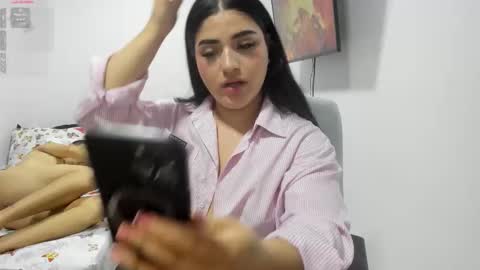 Snapshot of pareja_curiosa19 chatting on February 2026 01:35:02 AM pareja_curiosa19 online show from February 2026 01:35:02 AM