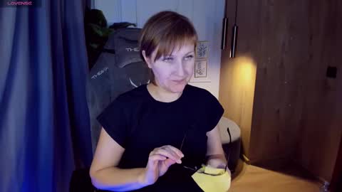 Snapshot of paris_cherry chatting on February 2025 01:35:02 PM Paris online show from February 2025 01:35:02 PM