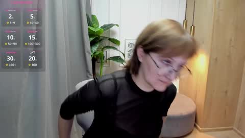 Snapshot of paris_cherry chatting on March 2025 07:38:02 PM Paris online show from March 2025 07:38:02 PM