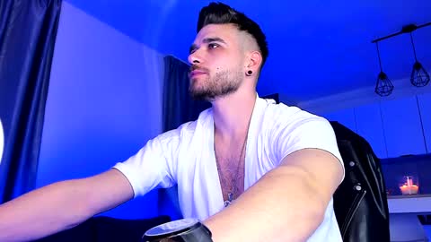 Paris online show from December 2024 11:06:02 PM