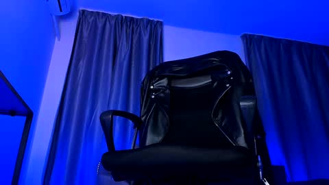 Paris online show from January 2025 09:47:02 PM