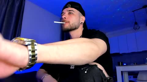 Paris online show from February 2025 03:45:01 AM