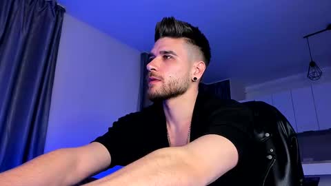 Paris online show from February 2025 03:51:01 AM