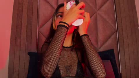 PARIS online show from January 2025 07:29:02 PM