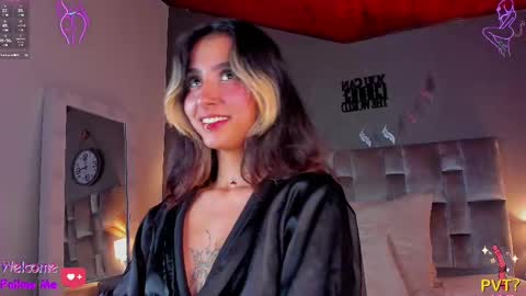 PARIS online show from February 2025 01:41:02 AM