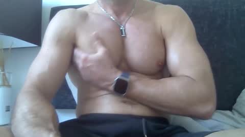 Snapshot of parisien75015 chatting on February 2026 10:12:01 AM Porn Actor 21cm Hetero online show from February 2026 10:12:01 AM