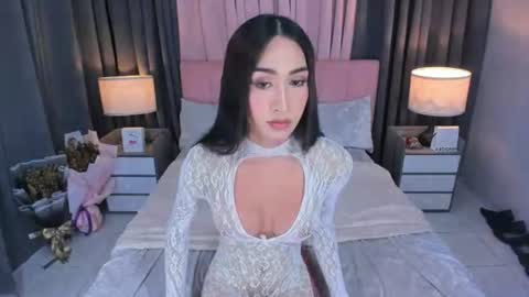 parismilker online show from June 2026 10:30:01 PM