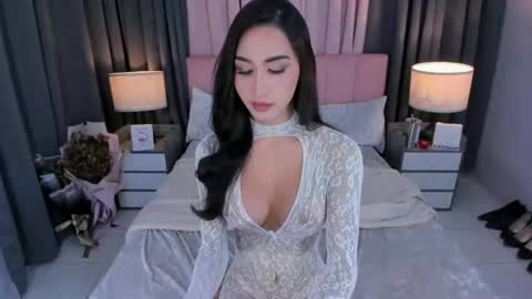 parismilker online show from June 2026 10:34:02 PM