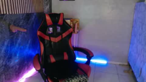 HENRY online show from September 2025 12:21:02 AM