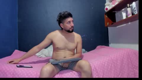 Snapshot of pasionaleshot69 chatting on March 2026 12:20:01 PM Violetafantasy online show from March 2026 12:20:01 PM