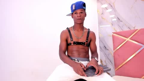 passion_black_ online show from April 2026 07:08:01 PM