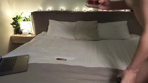 Anna online show from February 2025 08:58:02 PM