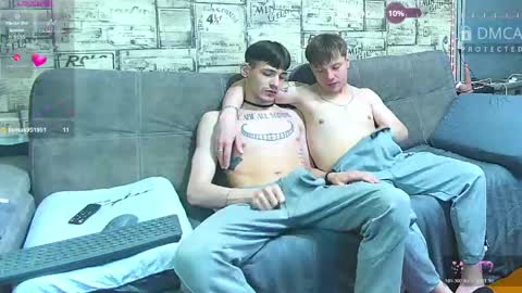 Max tall dark-haired guy with tattoos and Phil blond-haired online show from June 2026 01:19:01 AM