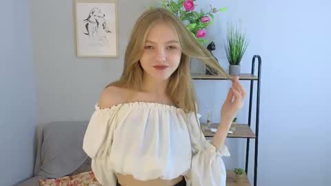 Snapshot of patricia_perry chatting on September 2025 07:08:01 AM Vicki online show from September 2025 07:08:01 AM