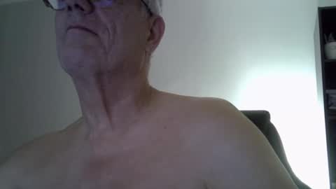 Snapshot of patrick5275 chatting on October 2025 06:01:02 AM patrick5275 online show from October 2025 06:01:02 AM