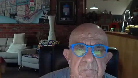 Snapshot of patvac chatting on April 2026 10:18:01 PM patvac online show from April 2026 10:18:01 PM