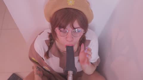 Snapshot of pau__1 chatting on November 2025 07:58:01 PM Paula online show from November 2025 07:58:01 PM