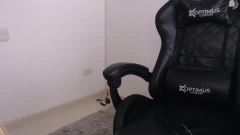 Snapshot of pau_heart chatting on December 2025 02:57:02 PM Paulina online show from December 2025 02:57:02 PM