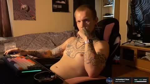 Snapshot of paul_razor chatting on April 2026 07:00:02 AM Paul online show from April 2026 07:00:02 AM