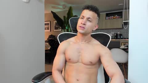 Snapshot of paul_reyborg chatting on October 2025 12:40:02 AM Paul online show from October 2025 12:40:02 AM