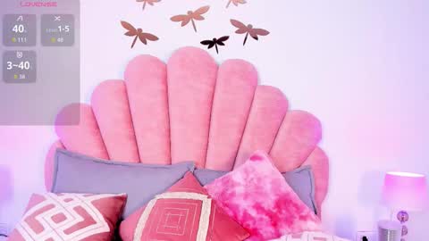 Paula   online show from November 2025 02:50:01 PM