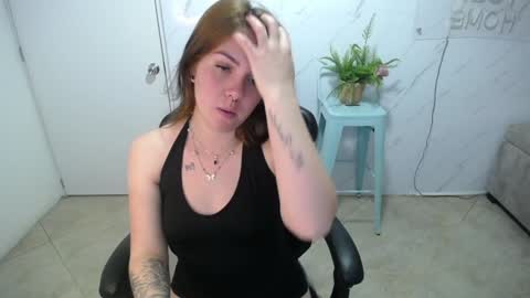 Snapshot of paula_b_ chatting on December 2024 12:45:01 PM Paula online show from December 2024 12:45:01 PM