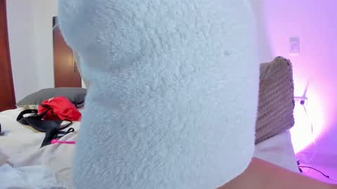 Snapshot of paula_perez07 chatting on December 2024 04:20:02 AM Paula perez - online show from December 2024 04:20:02 AM