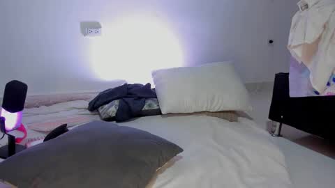 Snapshot of paula_perez07 chatting on February 2025 04:03:02 AM Paula perez - online show from February 2025 04:03:02 AM