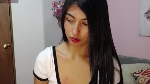 Snapshot of paula_rendon chatting on November 2025 12:41:02 PM Pau online show from November 2025 12:41:02 PM