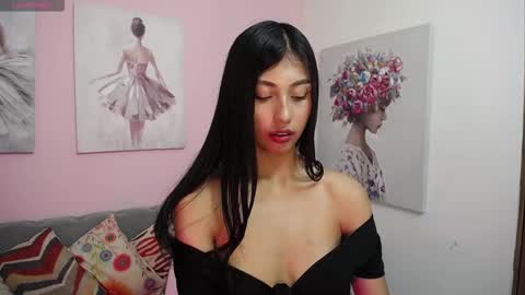 Snapshot of paula_rendon chatting on December 2025 12:43:02 PM Pau online show from December 2025 12:43:02 PM