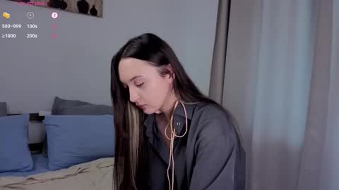 Snapshot of paulaharris chatting on October 2025 08:15:02 AM Alice online show from October 2025 08:15:02 AM