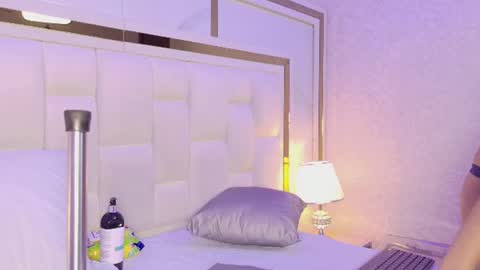 Paulina  online show from July 2026 07:44:01 PM