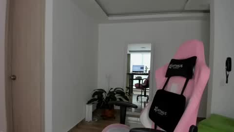 paulina online show from February 2025 08:36:01 PM