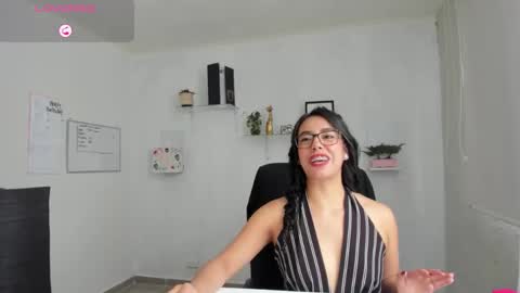 paulina online show from October 2025 06:05:02 PM