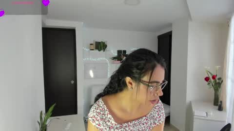 paulina online show from June 2026 06:47:01 PM