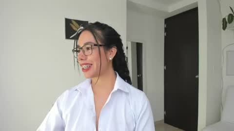 paulina online show from July 2026 07:39:01 PM
