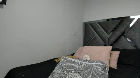 Paulina online show from June 2026 10:29:01 PM