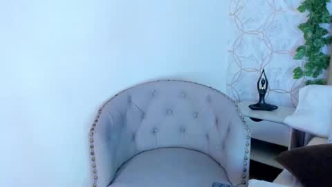 Snapshot of paulina_lux chatting on February 2026 01:50:02 PM paulina lux online show from February 2026 01:50:02 PM